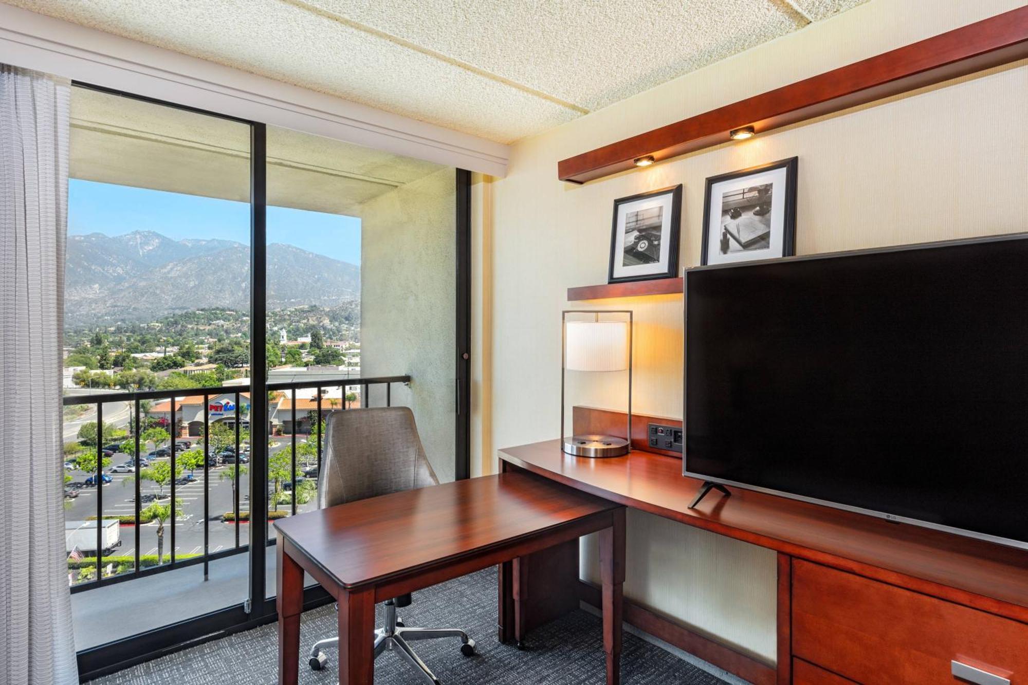 Courtyard By Marriott Los Angeles Pasadena/Monrovia Buitenkant foto