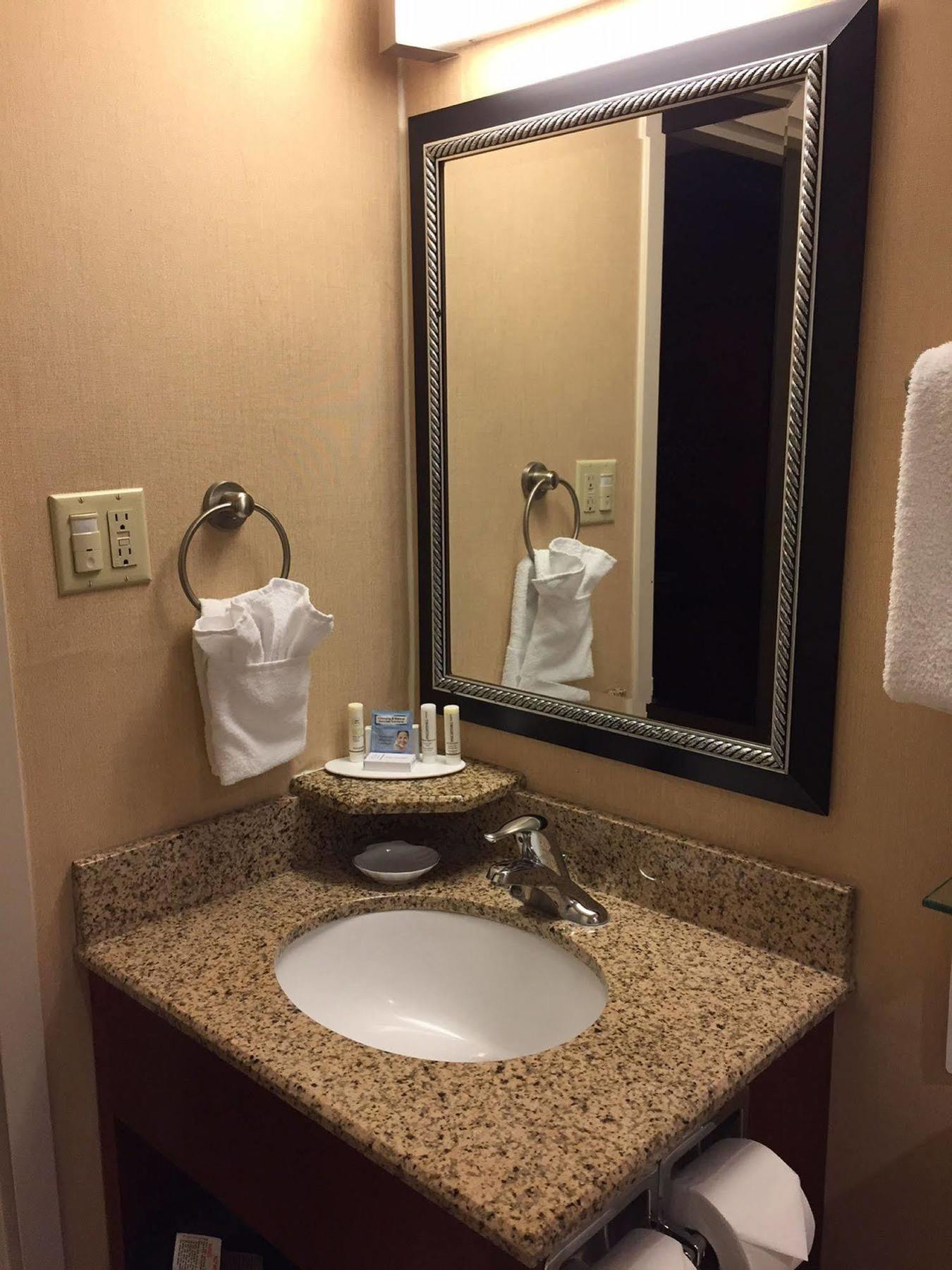 Courtyard By Marriott Los Angeles Pasadena/Monrovia Buitenkant foto
